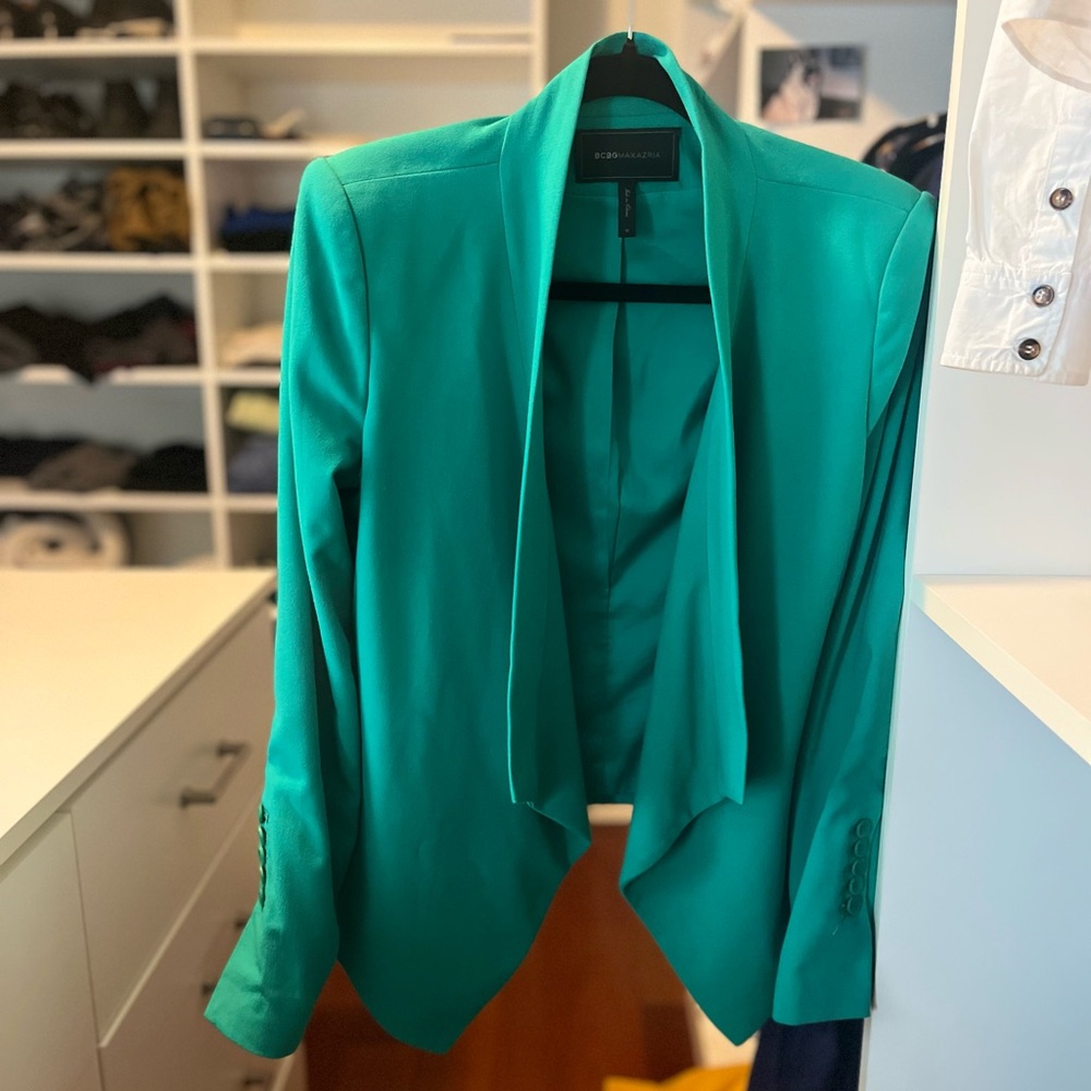 BCBGMaxAzria Green Blazer Modern Open-Front Design